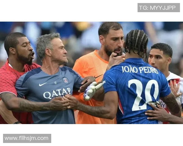 足球明星独家访谈精彩瞬间集锦揭秘他们的职业生涯与场外生活